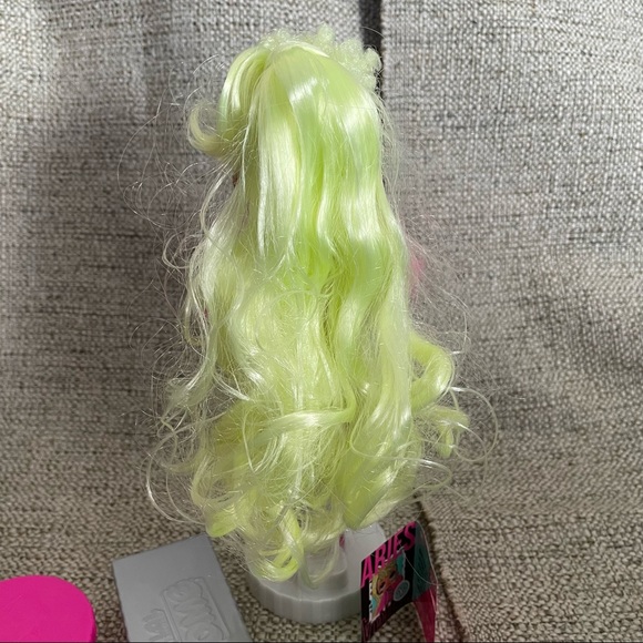 LOL Surprise OMG Lady Diva Fashion Doll Series 1 - Picture 5 of 5